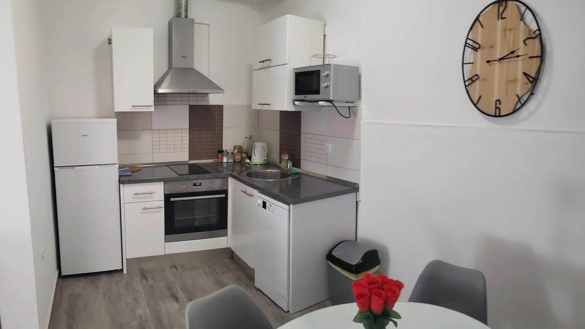 Apartment Elle With Free Private Parking Split