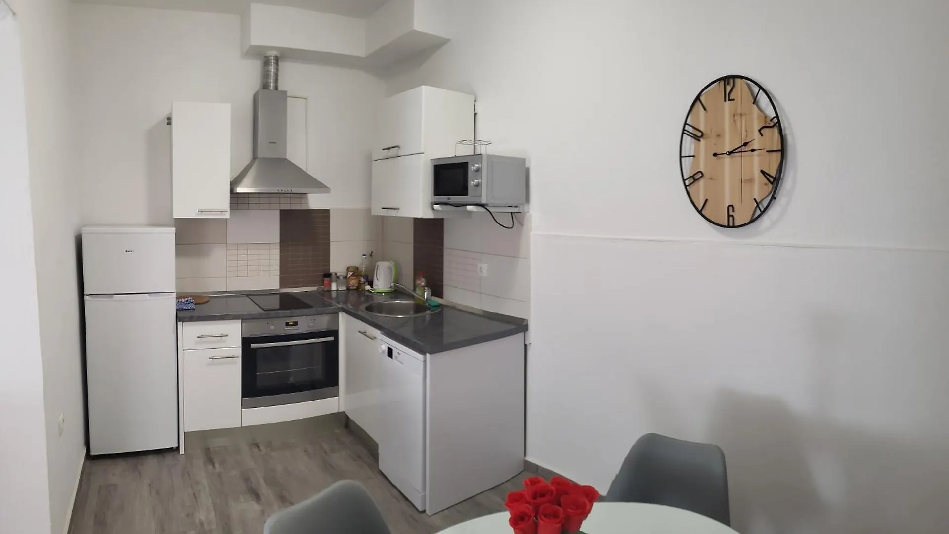 Apartment Elle With Free Private Parking Split