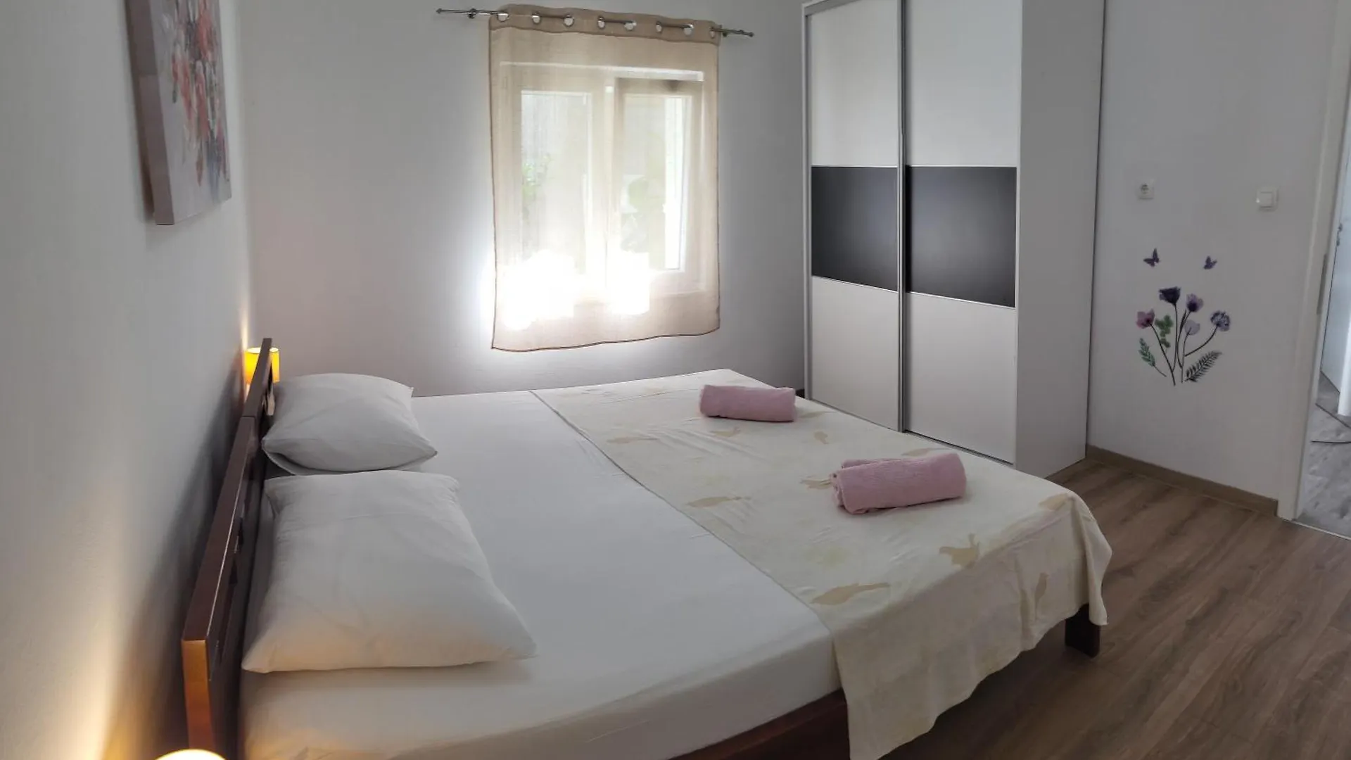 Apartment Elle With Free Private Parking Split